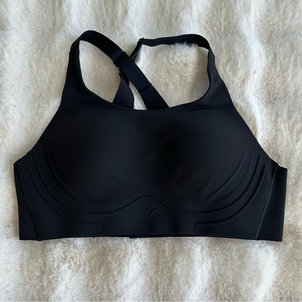 🆕 Gymshark | Cross-Back Sports Bra - Size M.